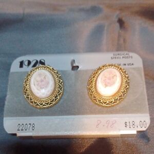 1928 Gold and Pink Oval Earrings